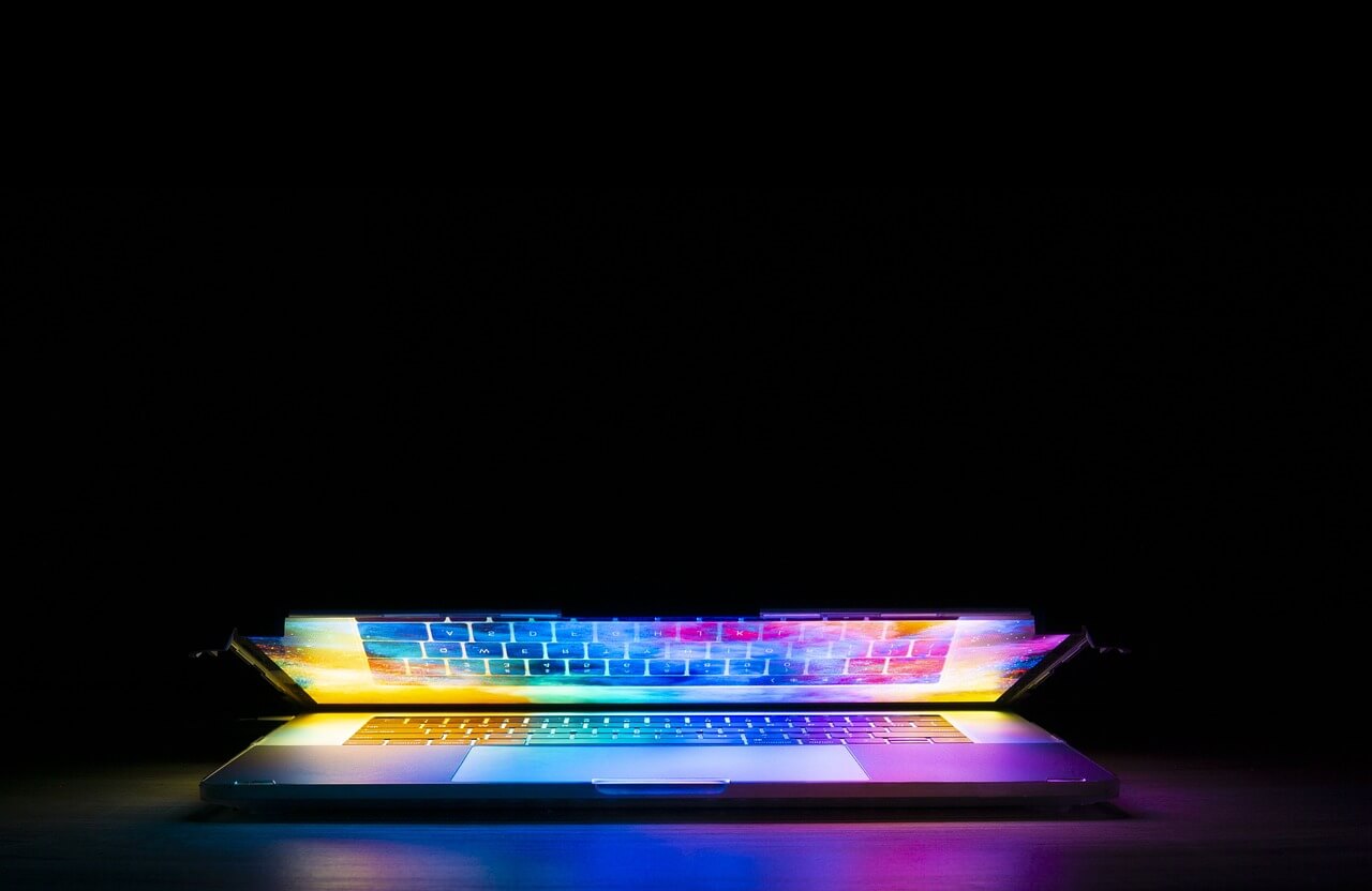 Rics Web Design - Laptop opening